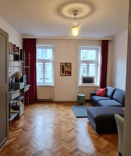 Homelike City Apartment