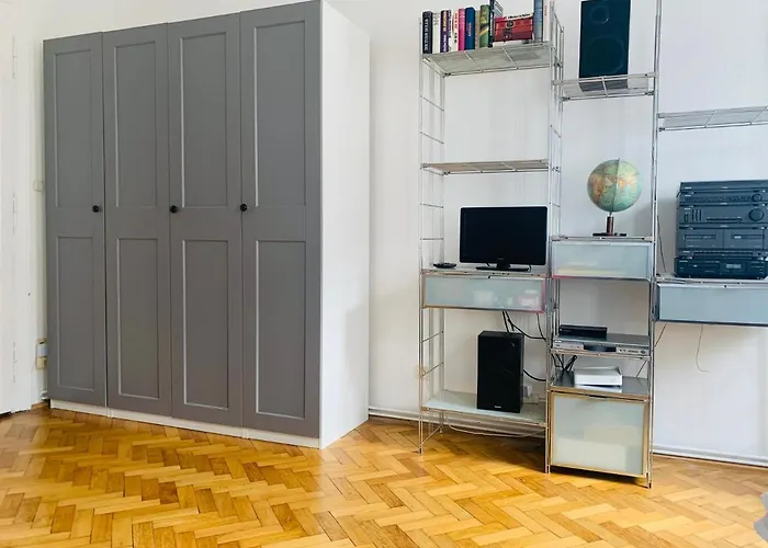 Homelike City Apartment